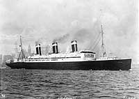 Photo # NH 43553: S.S. Leviathan steaming out of New York Harbor, circa the mid-1920s